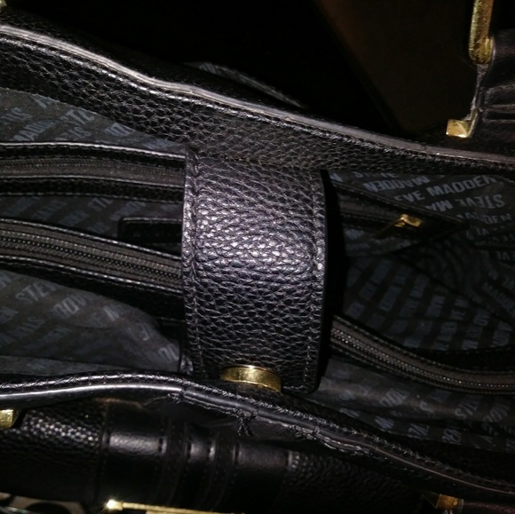 Steve Madden Tote - Picture 5 of 8